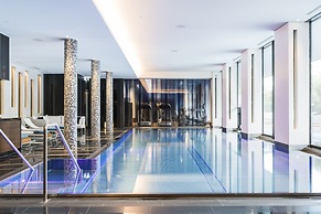 Royal Savoy Hotel & Spa