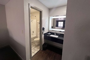 Days Inn by Wyndham Canton