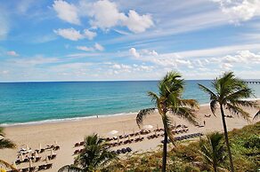 Tideline Palm Beach Ocean Resort and Spa