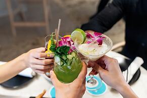 Tideline Palm Beach Ocean Resort and Spa