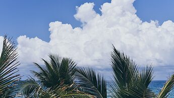 Tideline Palm Beach Ocean Resort and Spa