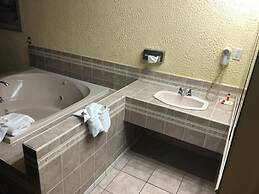 Schenectady Inn & Suites