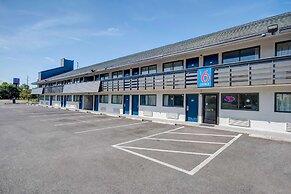 Motel 6 Columbus, OH - OSU North