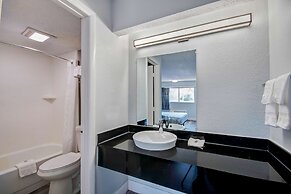 Motel 6 Columbus, OH - OSU North