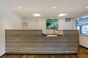 Econo Lodge Hicksville