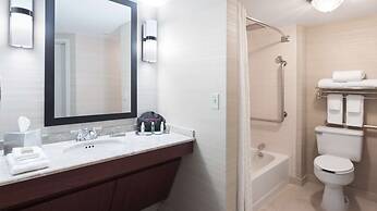 DoubleTree Suites by Hilton Hotel Cincinnati - Blue Ash