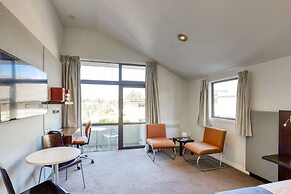 Garden Court Suites And Apartments