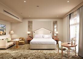 The Waldorf Hilton, London