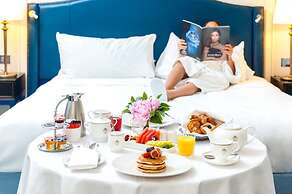 The Waldorf Hilton, London