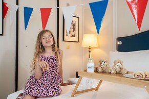 The Waldorf Hilton, London