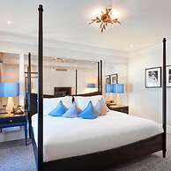The Waldorf Hilton, London