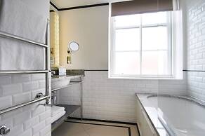 The Waldorf Hilton, London