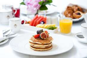 The Waldorf Hilton, London