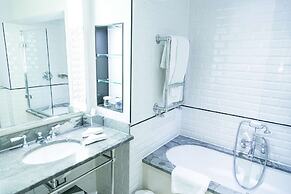 The Waldorf Hilton, London