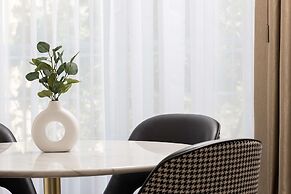 The Waldorf Hilton, London