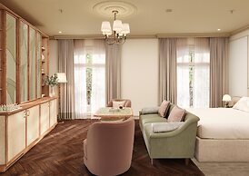 The Waldorf Hilton, London