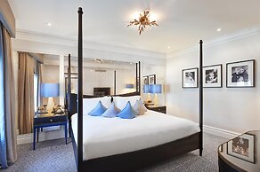 The Waldorf Hilton, London
