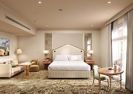 The Waldorf Hilton, London