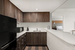 Holiday Inn & Suites Pittsfield-Berkshires by IHG