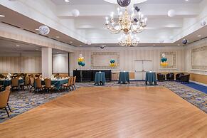 Holiday Inn & Suites Pittsfield-Berkshires by IHG