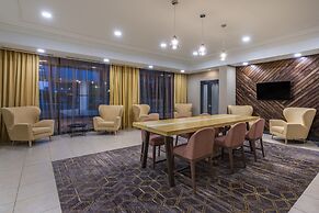 Holiday Inn & Suites Pittsfield-Berkshires by IHG