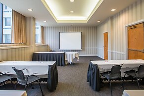 Holiday Inn & Suites Pittsfield-Berkshires by IHG