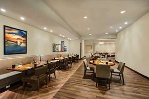 Holiday Inn & Suites Pittsfield-Berkshires by IHG