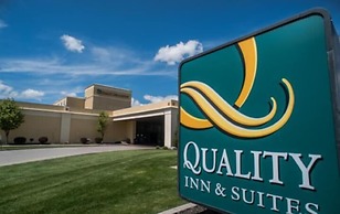 Quality Inn & Suites Palm Island Indoor Waterpark