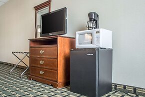 Quality Inn & Suites Palm Island Indoor Waterpark