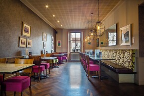 The Tontine Hotel