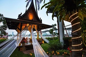 Anantara Riverside Bangkok Resort