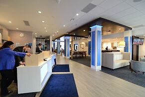 Holiday Inn Express & Suites Chicago North Shore - Niles by IHG