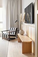 Hagastrand, Autograph Collection