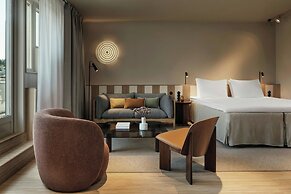 Hagastrand, Autograph Collection