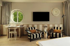 Hagastrand, Autograph Collection