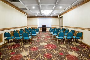 Holiday Inn Chicago – Midway Airport S by IHG