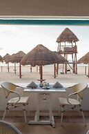 Wyndham Grand Cancun All Inclusive Resort & Villas