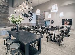 Hotel Renovo Des Moines Urbandale,Tapestry Collection Hilton