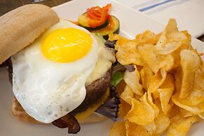 Hotel Renovo Des Moines Urbandale,Tapestry Collection Hilton