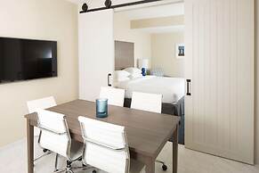 Hotel Renovo Des Moines Urbandale,Tapestry Collection Hilton