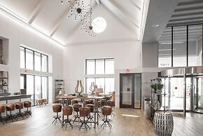 Hotel Renovo Des Moines Urbandale,Tapestry Collection Hilton