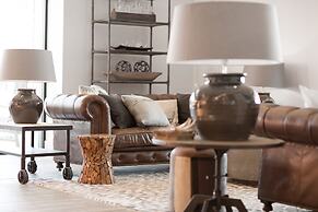 Hotel Renovo Des Moines Urbandale,Tapestry Collection Hilton