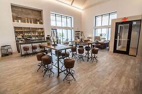 Hotel Renovo Des Moines Urbandale,Tapestry Collection Hilton