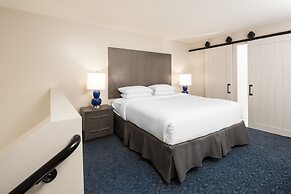 Hotel Renovo Des Moines Urbandale,Tapestry Collection Hilton