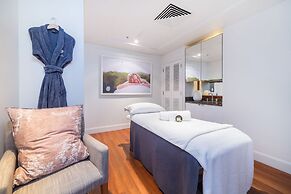 Four Seasons Hotel Sydney