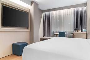 Radisson Plaza Hotel at Kalamazoo Center