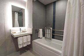 Radisson Plaza Hotel & Suites Kalamazoo