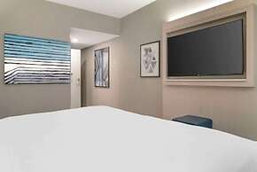 Radisson Plaza Hotel & Suites Kalamazoo