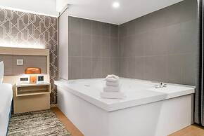 Radisson Plaza Hotel at Kalamazoo Center