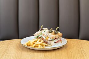 Holiday Inn Lisbon by IHG